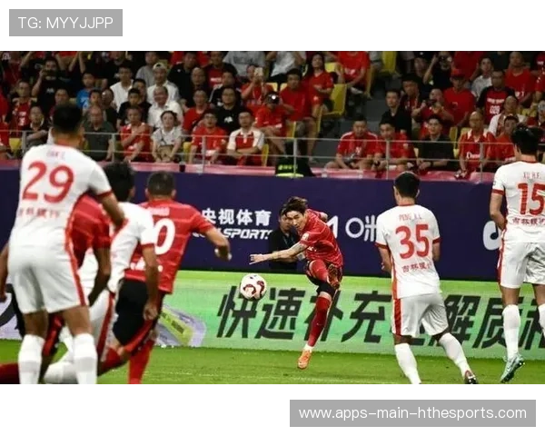 塞尔吉尼奥接韦世豪传中头球破门，成都蓉城进攻端多点开花